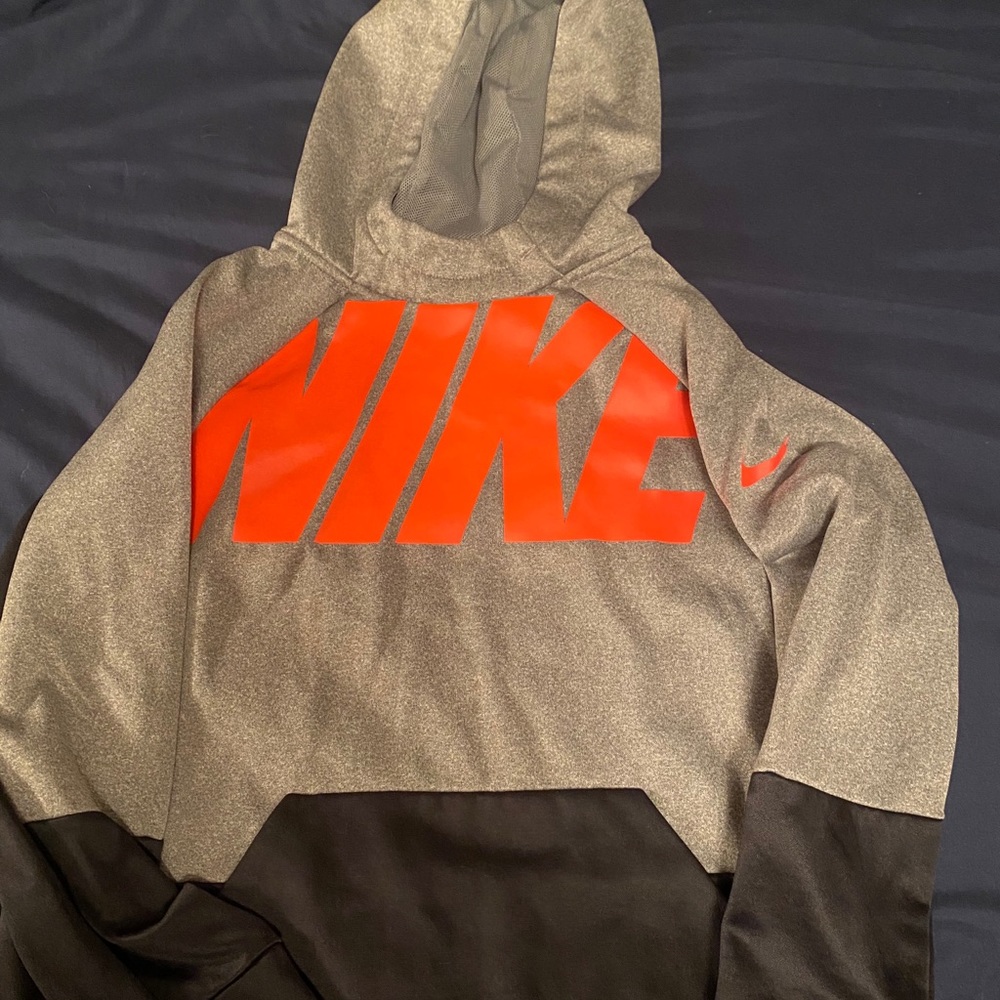 Boys Nike Dri Fit Hoodie Large LIKE NEW